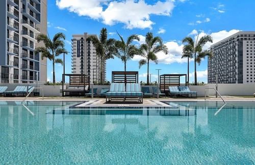 Doral Condo | Stylish Studio | Pool View | Heart of Downtown Doral