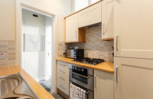 Glasgow Westend Apartment | Stylish top-floor flat in heart of trendy Finnieston