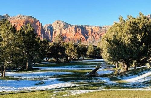 Oak Creek House | Stylish Townhome on Golf Course Red Rock View