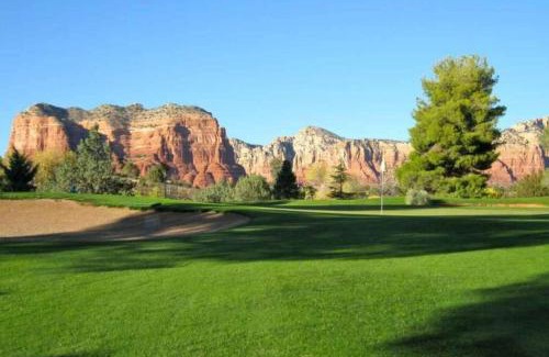 Oak Creek House | Stylish Townhome on Golf Course Red Rock View