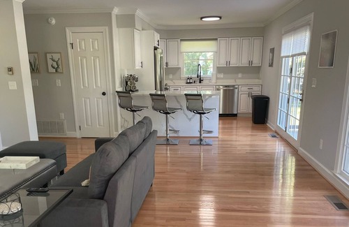 Easton House | Stylish Townhouse in the Heart of Easton
