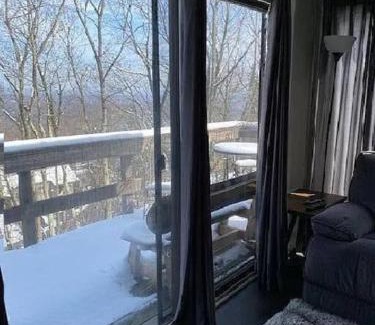 Village at Camelback Villa | Stylish Townhouse Steps to Ski Mtn & Waterpark