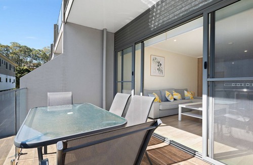 North Batemans Bay Apartment | Stylish Tri-Level Townhouse with Water Views