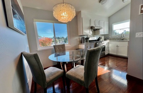 Rio del Mar Condo | Stylish Tri-Level Townhouse with King Suite+Loft