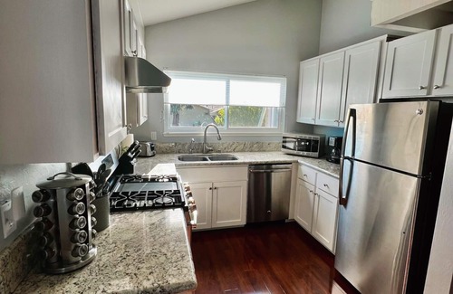 Rio del Mar Condo | Stylish Tri-Level Townhouse with King Suite+Loft