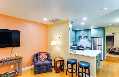 Sam Hughes House | Stylish Tucson Townhome < 1 Mi to Arizona Stadium!