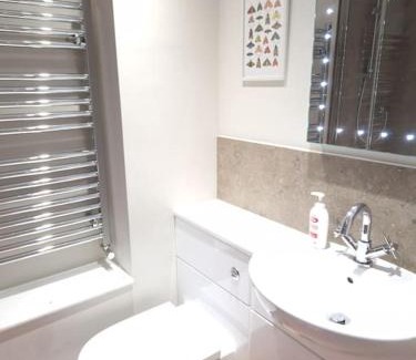 Wells Apartment | Stylish two bed flat, city centre, free parking