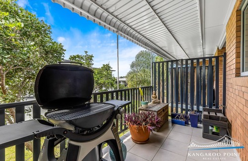 Ascot Apartment | Stylish Two Bedroom Unit in Ascot