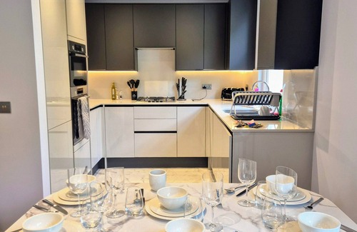 Maida Vale Apartment | Stylish Urban Retreat - Duplex 3 bedroom Apartment (All En-Suite) - Sleeps 6