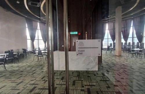 George Town Apartment | Stylish Urban Suite Penang - with infinite pool