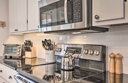 Vilas House | Stylish Vilas Hideaway: Hike, Ski & Explore!