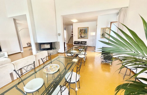 Pietrauta Villa | Stylish villa with amazing views and pool near Montefalco and Bevagna sleeps 14