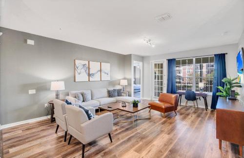Florida Central Atlantic Coast Apartment | Stylish Vista Cay Magic Near All Theme Parks, and walk to the Convention Center