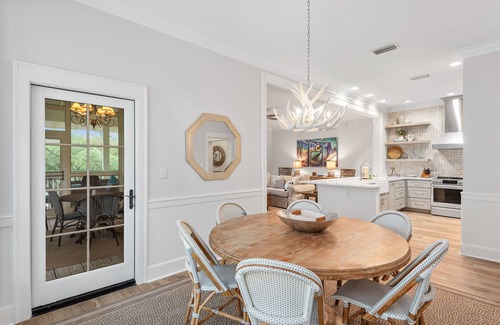 Watercolor Condo | Stylish WaterColor Home - 2BR, 2BA, Wrap Balcony + Resort Perks + 2 Bikes