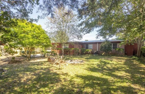 Northwest Pensacola House | Stylish Workforce Home Central To Airport Downtown