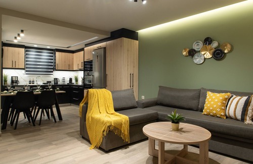 Heraklion House | Stylishly decorated house - Free Private Parking & Fibre Internet!