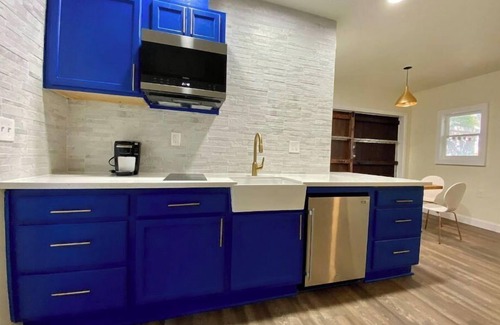 Tower District Apartment | Stylist studio on Van Ness in the tower district