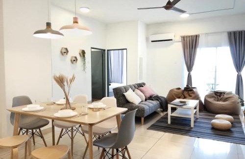 Usj 1 Apartment | Subang City Residence, Spacious Home with Balcony, Walking Distance to Summit, 5min to Sunway