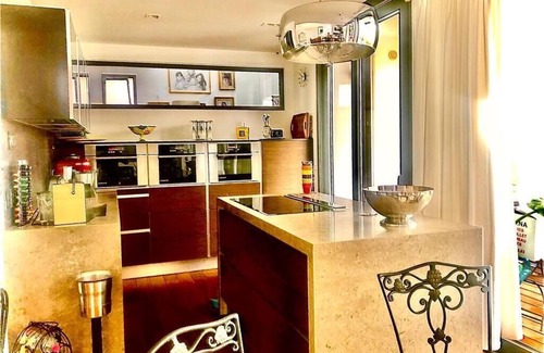 Frejus Villa | Sublime architect-designed villa close to beaches.