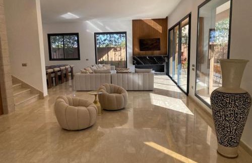 Agdal Villa | Sublime Villa avec Ascenseur Piscine chauffée