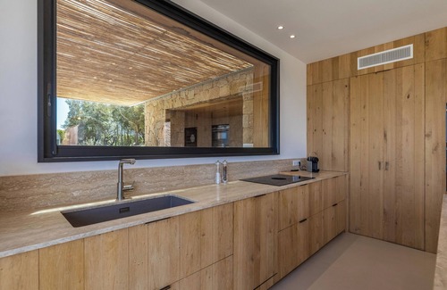 Maora Villa | SUBLIME VILLA WITH SEA VIEW WALKING DISTANCE TO THE SEA