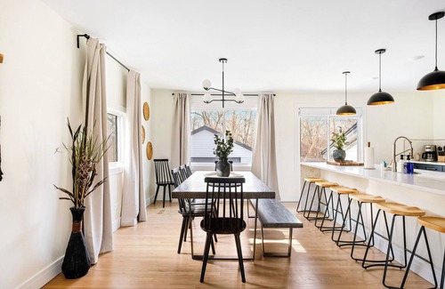 Homewood House | Suburban Haven: Cozy Escape with a Touch of Luxury