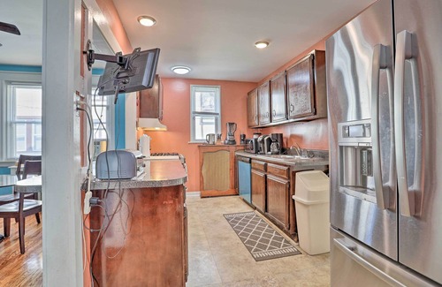 Lansdowne House | Suburban Home w/Backyard Patio < 7 Miles to Dtwn!