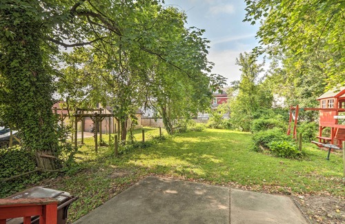 Lansdowne Cottage | Suburban Home w/Backyard Patio < 7 Miles to Dtwn!