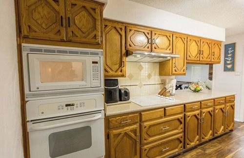 North Richland Hills House | Suburban Oasis,Pool& Spa, Ping pong, Air Hockey, Pool table & Arcade, Cul De Sac