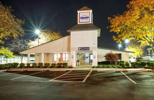 Mentor Hotel | Suburban Studios Mentor - Cleveland Northeast