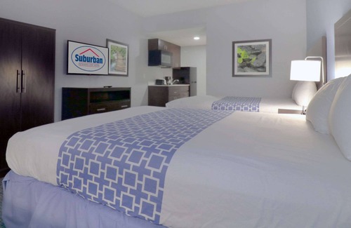 Roseville Hotel | Suburban Studios Roseville-Detroit North
