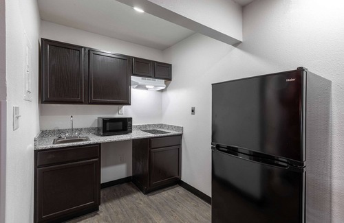Arcadia Hotel | Suburban Studios Spartanburg - I-26