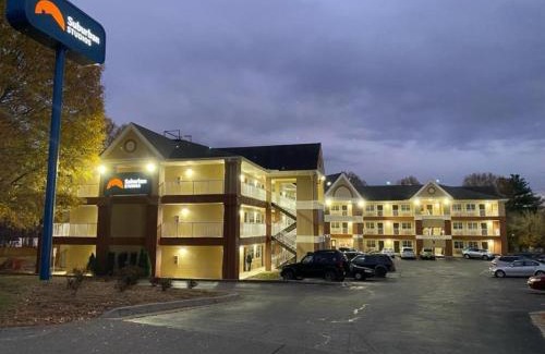 Williamsburg Square Hotel | Suburban Studios Winston-Salem near Hanes Mall