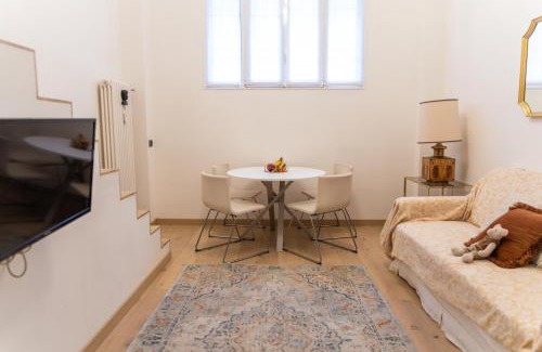 Gorla Apartment | !Subway to Duomo! Modern loft with AC and free wifi