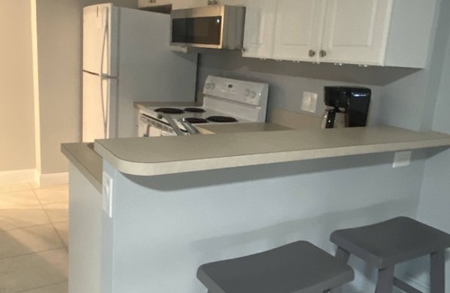 Lauderdale-by-the-Sea Apartment | Sudio Apt Right on the Beach!