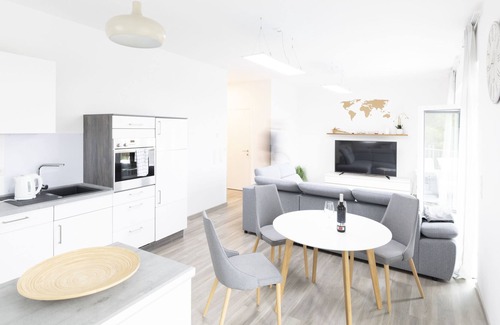 Surheide Apartment | Südwind - 95m² holiday apartment with roof terrace in a quiet location
