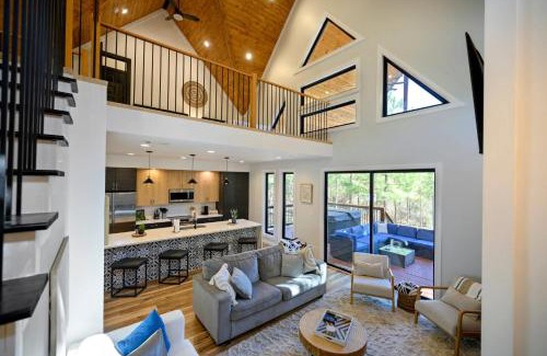Broken Bow House | Sugar Bear Den Stay for 10