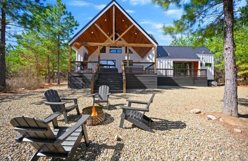 Broken Bow House | Sugar Bear Den Stay for 10