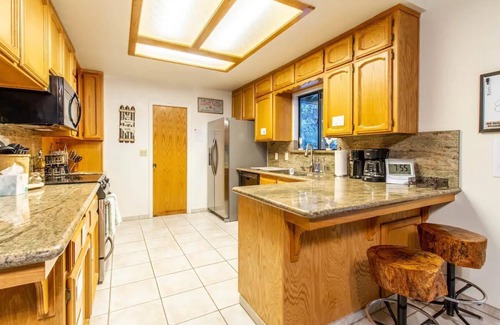 Oakhurst Cabin | Sugar Pine Cabin 2BD 2BTH - Jacuzzi - KING Beds