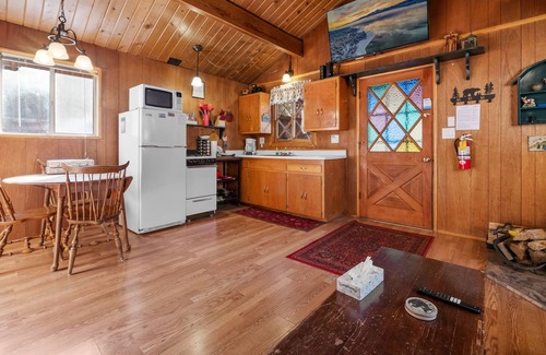 Sugarloaf House | Sugar Pine - Portable A/C, Barbecue, Deck, Barbecue