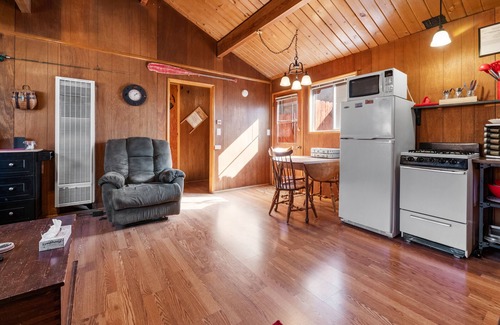 Sugarloaf House | Sugar Pine - Portable A/C, Barbecue, Deck, Barbecue