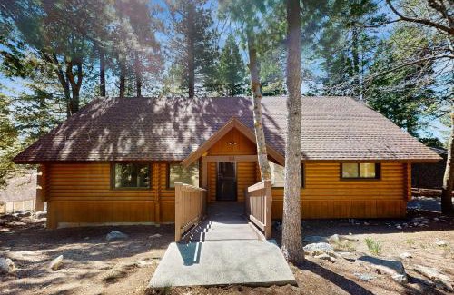 Twin Peaks House | Sugar Pine Retreat