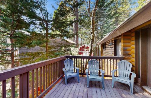 Twin Peaks House | Sugar Pine Retreat