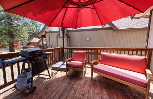 Sugarloaf House | Sugar Shack by Big Bear Cool Cabins