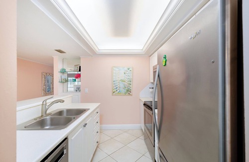 Sanibel Condo | Sugar White Beach and Magnificent Shelling