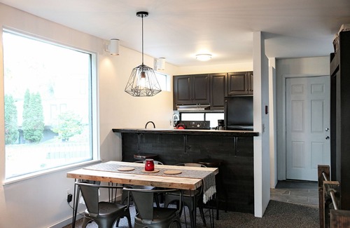 Warren Condo | Sugarbush Gem: Modern Ski Retreat near Slopes