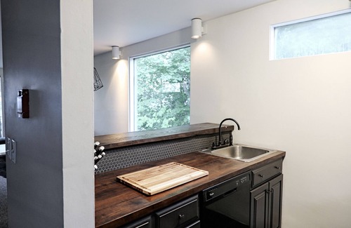 Warren Condo | Sugarbush Gem: Modern Ski Retreat near Slopes