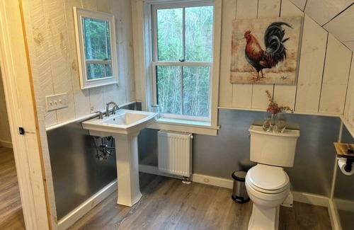 Warren Apartment | Sugarbush Solace: 1-bedroom hideaway or launchpad for adventure - your choice!