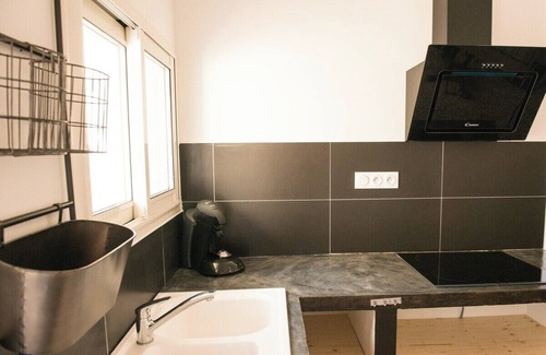 Aigues-Mortes House | Suite #2 - a lovely accomadation with a private terrace