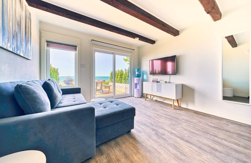 Wainfleet Cottage | Suite 203: Beautiful 3-Bedroom Beachfront Townhouse